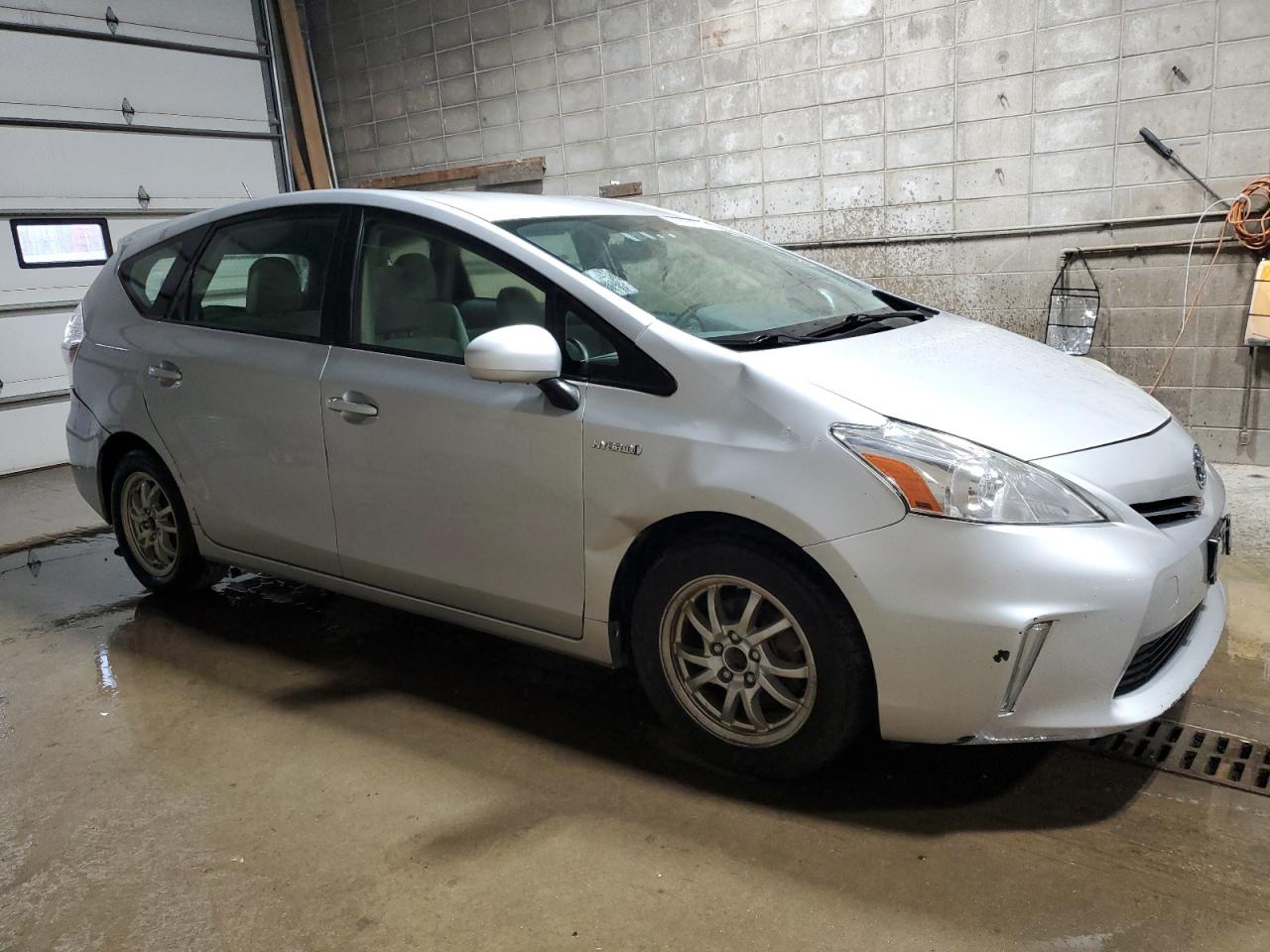 2012 Toyota Prius - Image 4