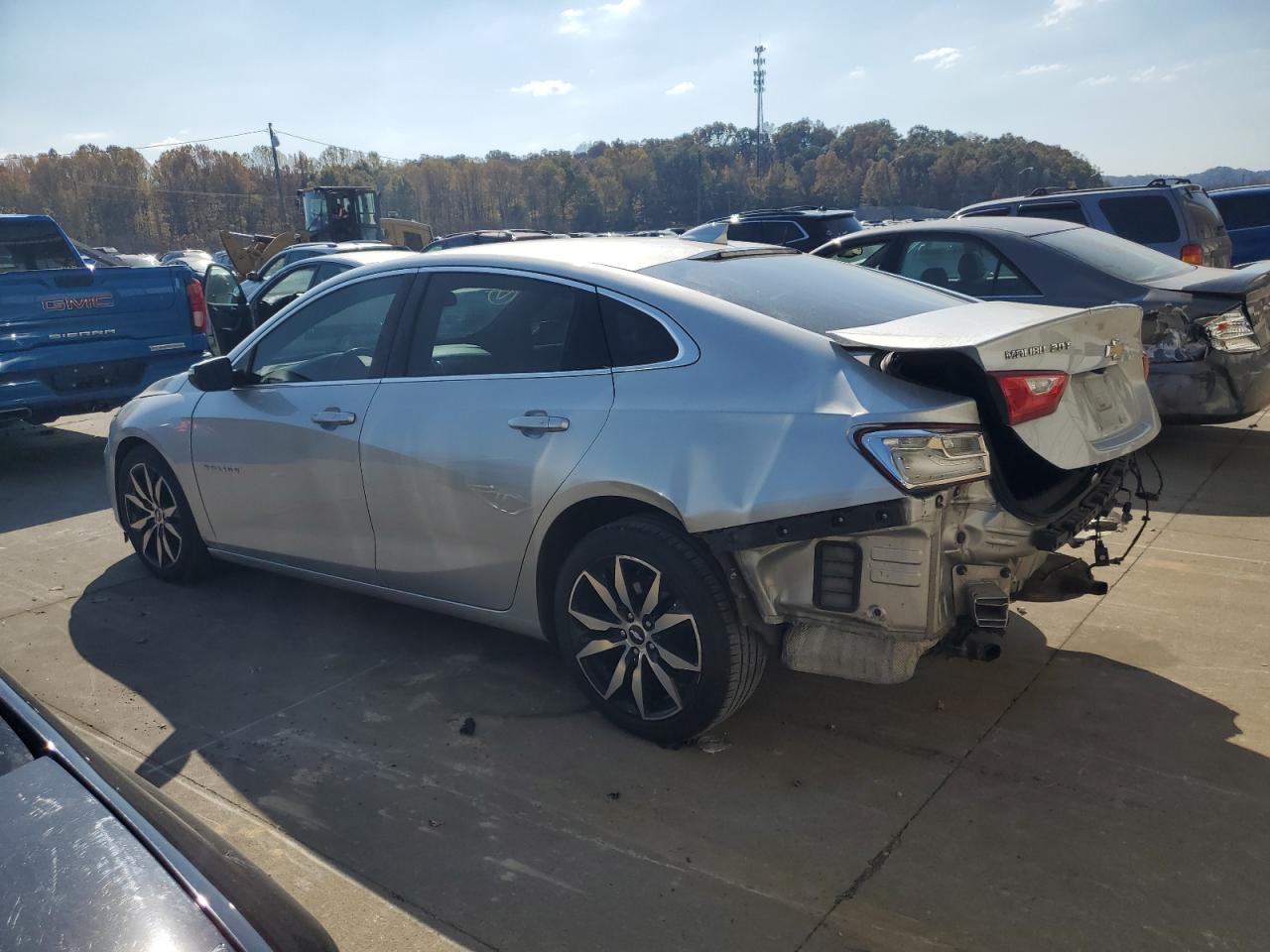2016 Chevrolet Malibu - Image 2