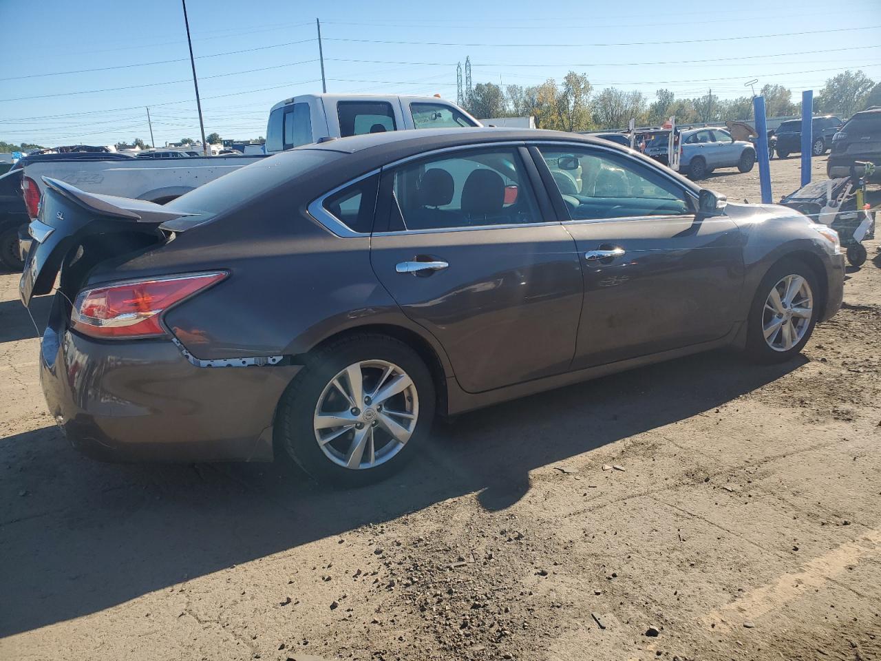 2015 Nissan Altima - Image 3