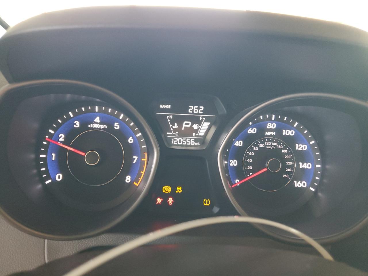2015 Hyundai Elantra - Image 9