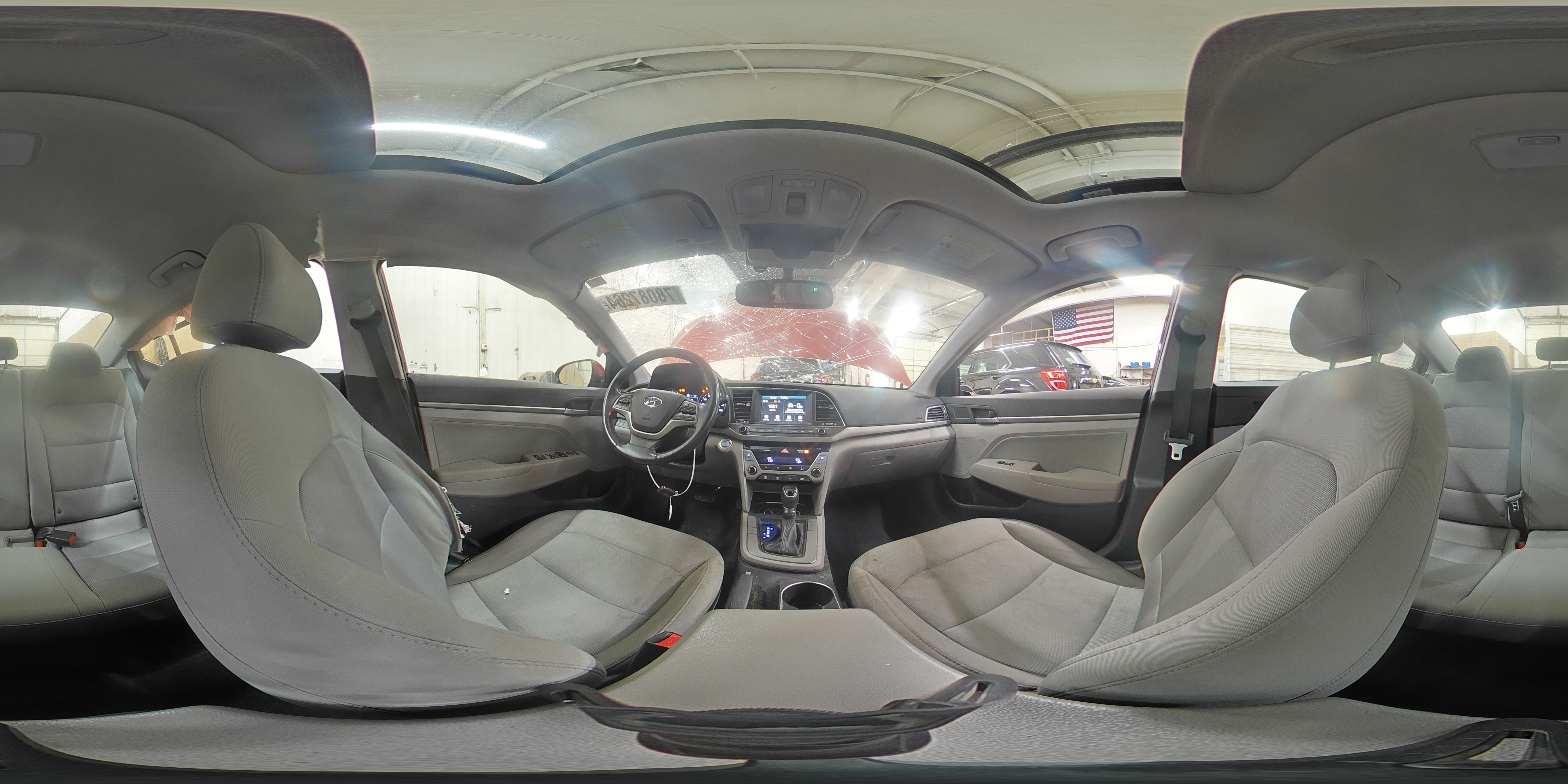 2018 Hyundai Elantra - Image 13