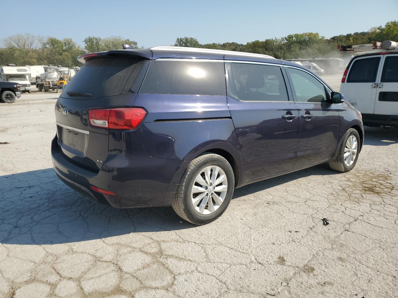 2018 Kia Sedona - Image 3