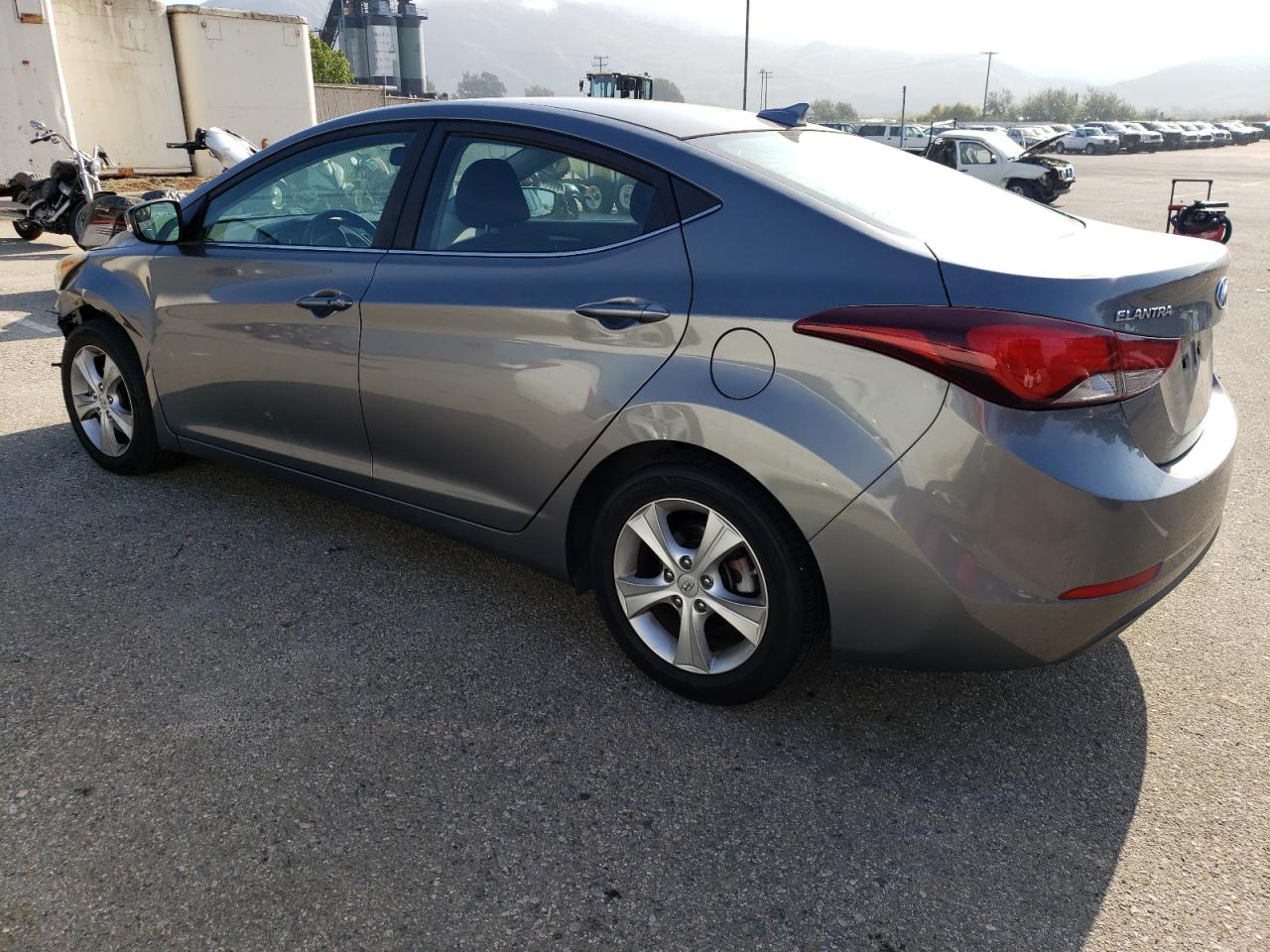 2016 Hyundai Elantra - Image 2