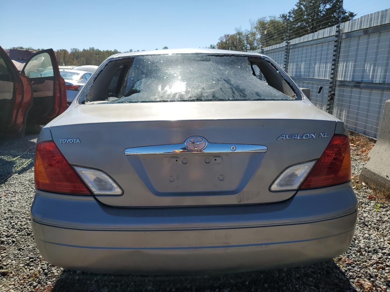 2000 Toyota Avalon Xl VIN: 4T1BF28B2YU103414 Lot: 77241704