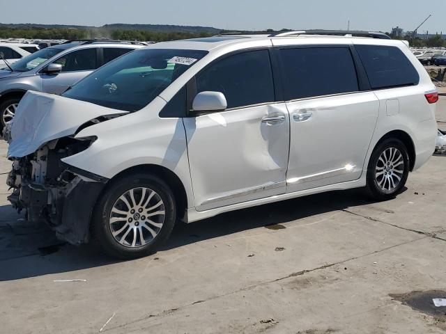 2019 Toyota Sienna Xle