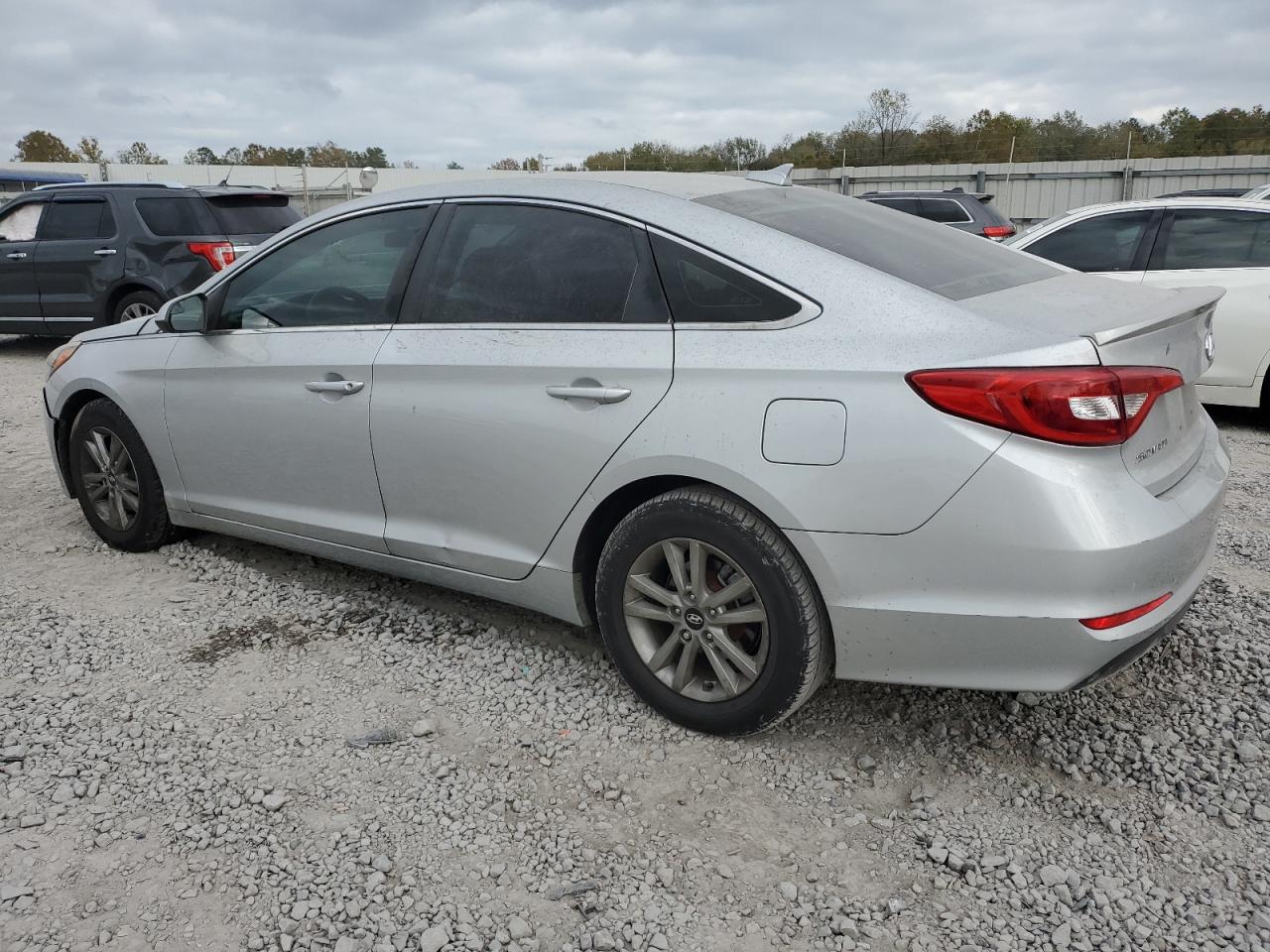 2015 Hyundai Sonata - Image 2