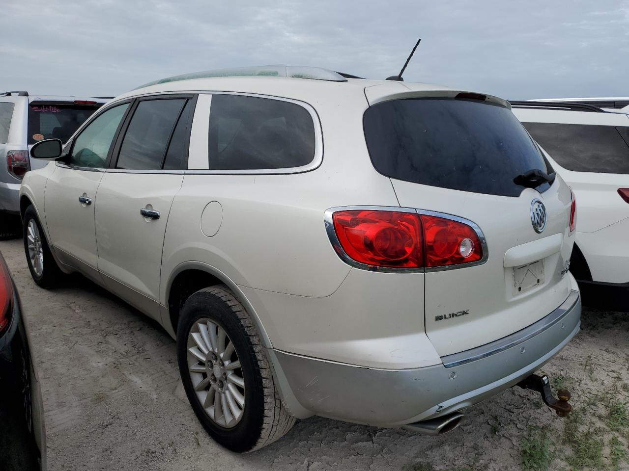 2008 Buick Enclave - Image 2