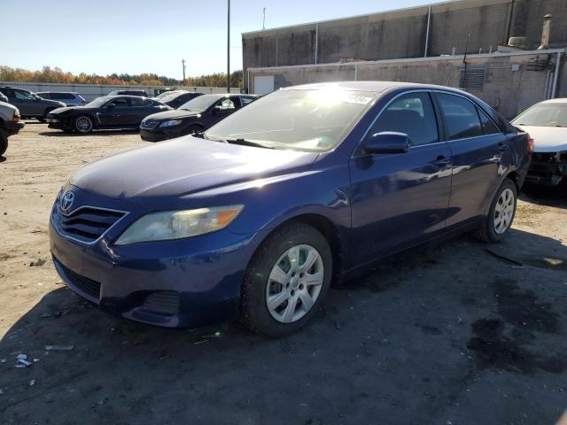 2011 Toyota Camry Base продається в Fredericksburg, VA - Rear End