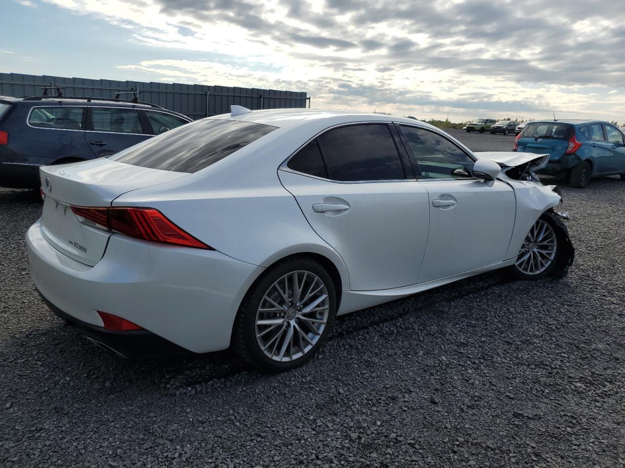 2017 Lexus IS - Image 3