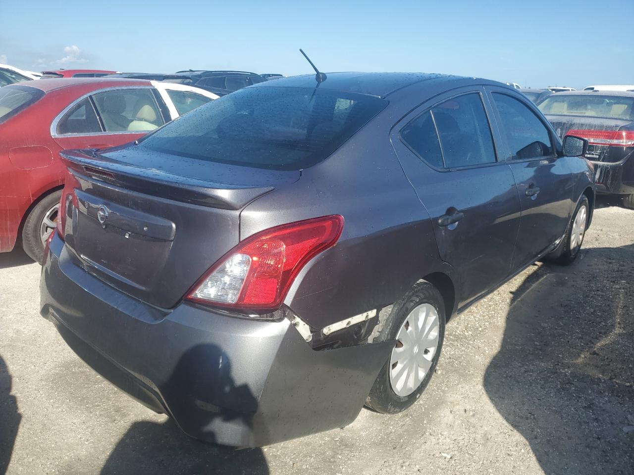 2018 Nissan Versa - Image 3