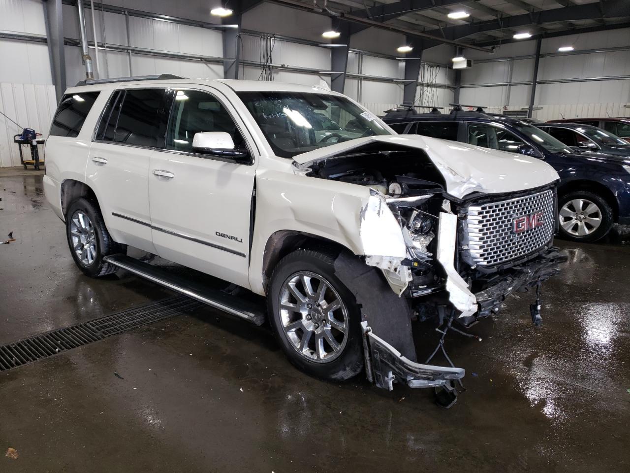 2015 GMC Yukon - Image 4