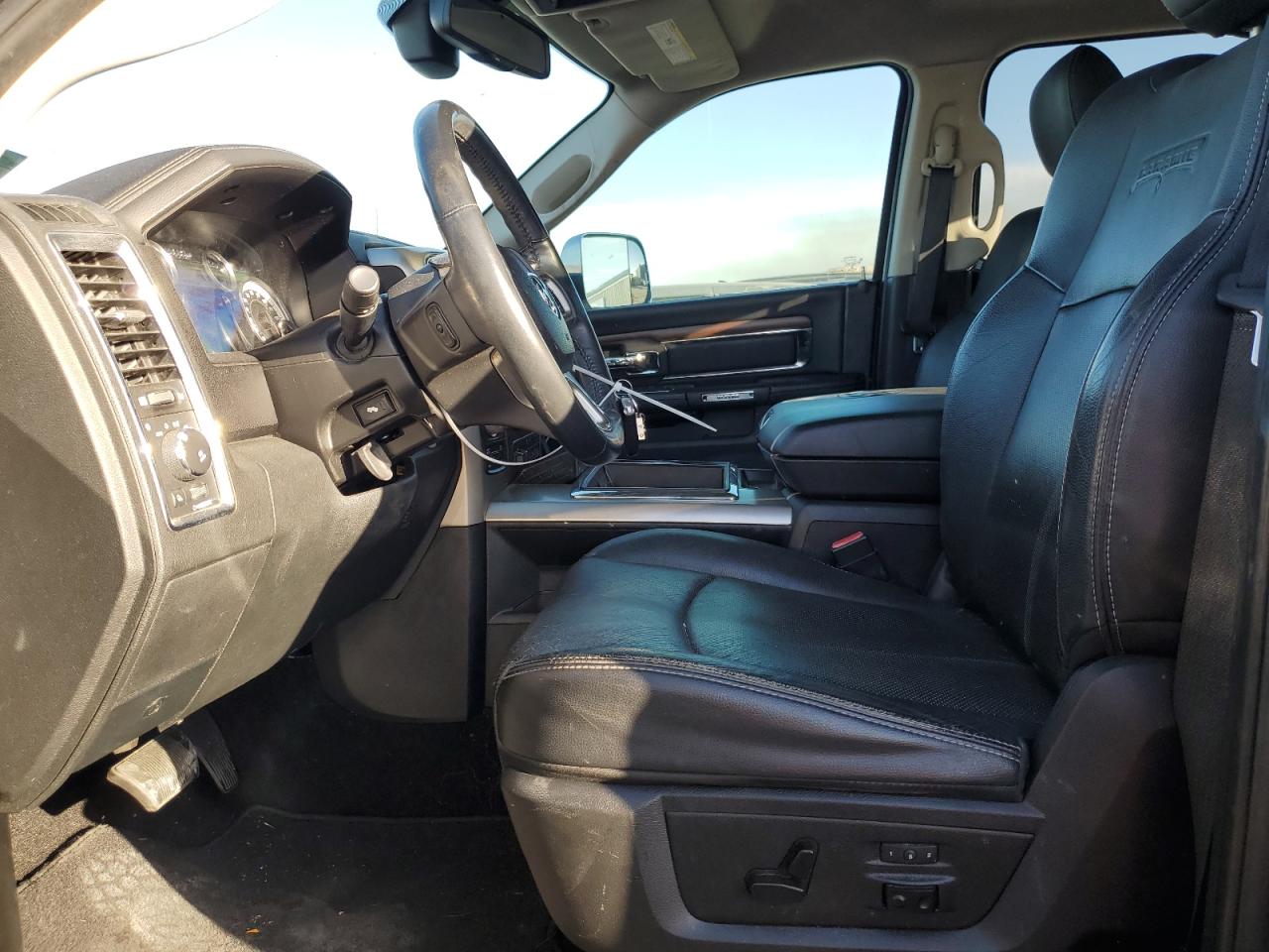 2015 Ram 1500 Laramie VIN: 1C6RR7NT5FS717281 Lot: 75672274