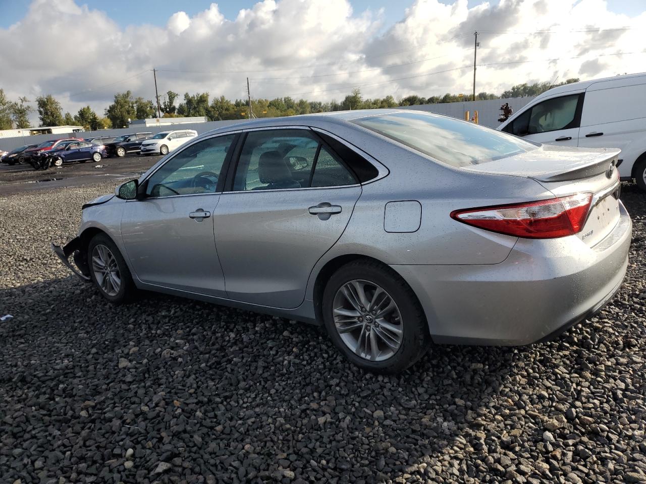 VIN 4T1BF1FK2GU169232 2016 TOYOTA CAMRY no.2