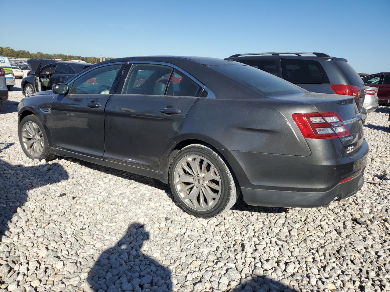2015 Ford Taurus - Image 2