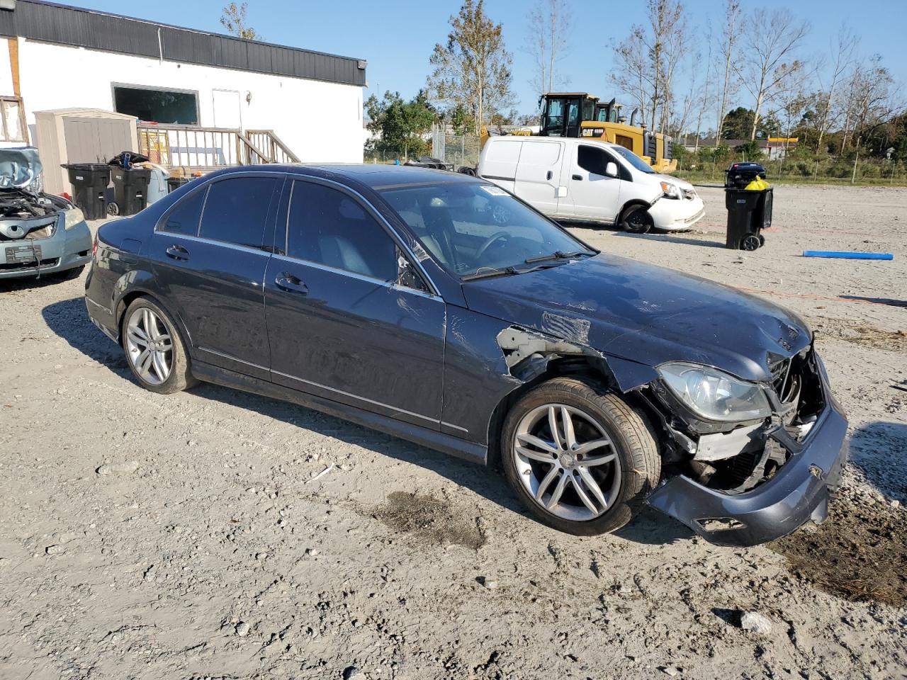 VIN WDDGF4HB7DR266407 2013 MERCEDES-BENZ C-CLASS no.4