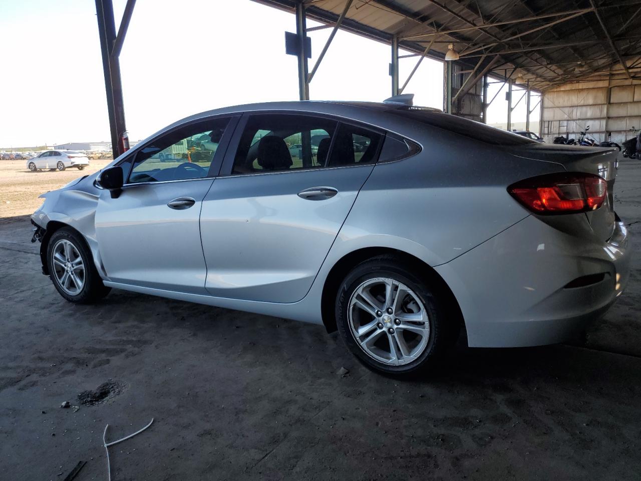 2018 Chevrolet Cruze - Image 2