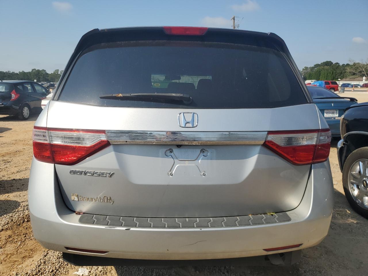 2012 Honda Odyssey - Image 6