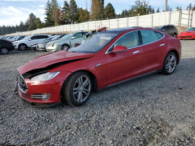 Хетчбеки TESLA MODEL S 2015 Червоний