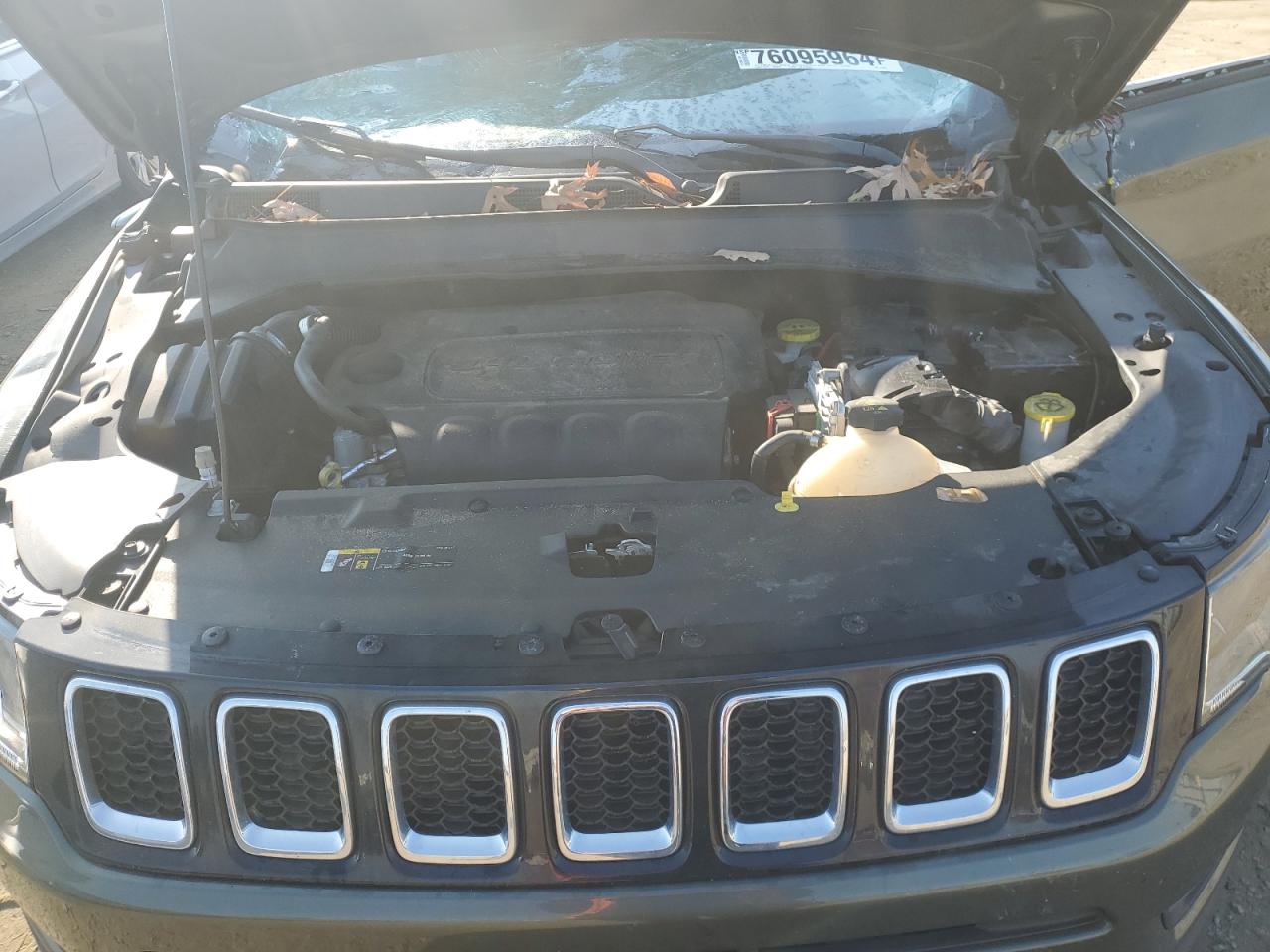 2018 Jeep Compass - Image 12