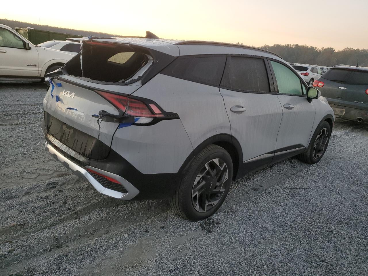 2024 Kia Sportage - Image 3
