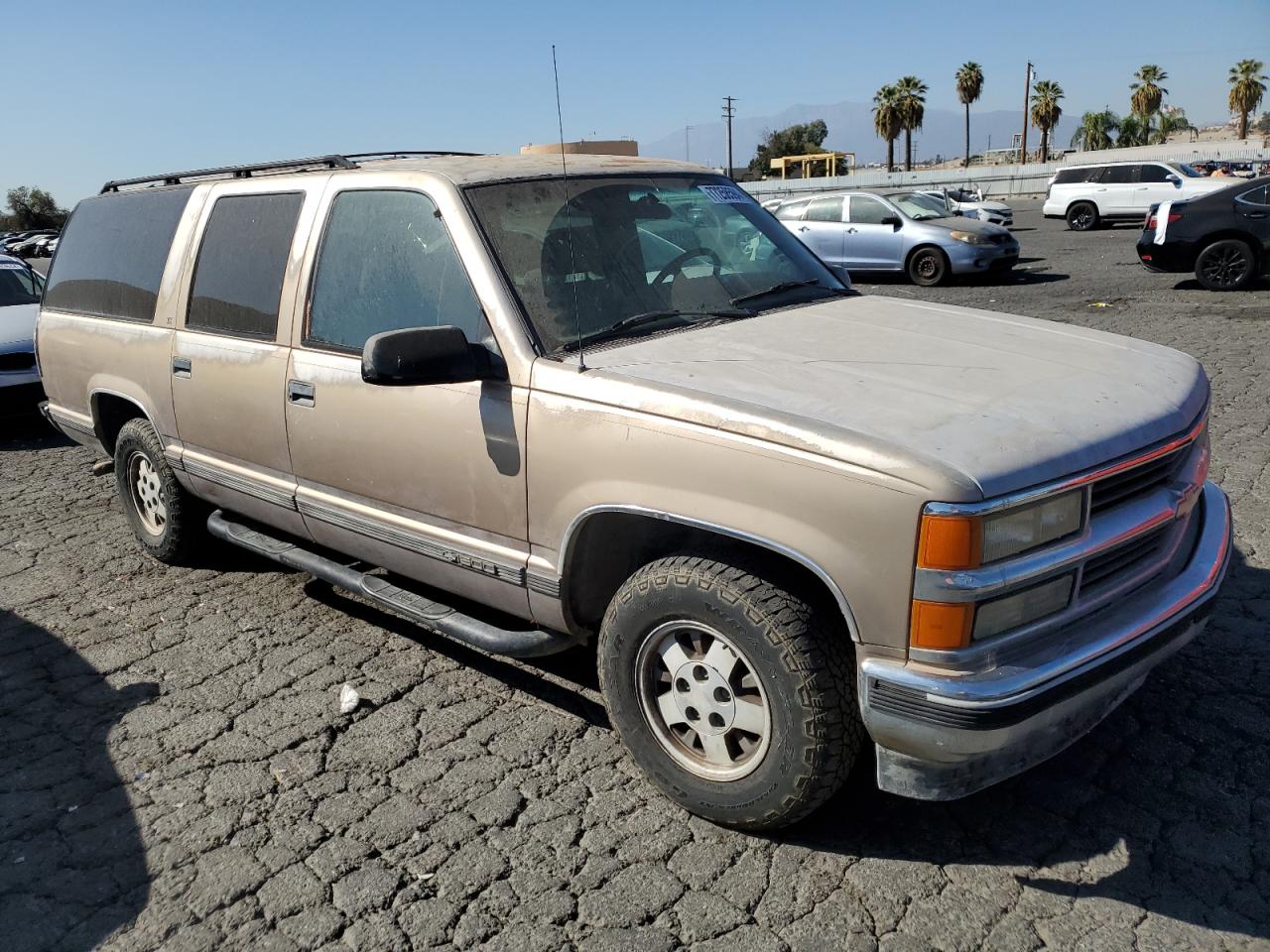 1995 Chevrolet Suburban - Image 4
