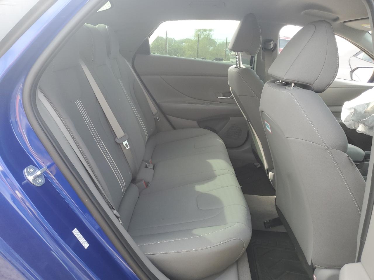 2023 Hyundai Elantra - Image 11