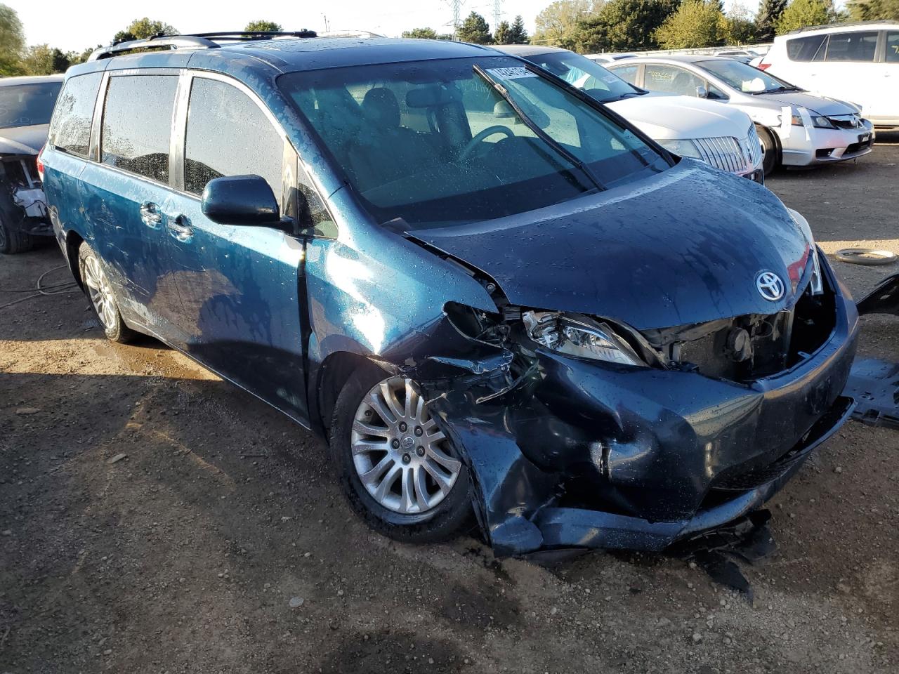 2011 Toyota Sienna - Image 4