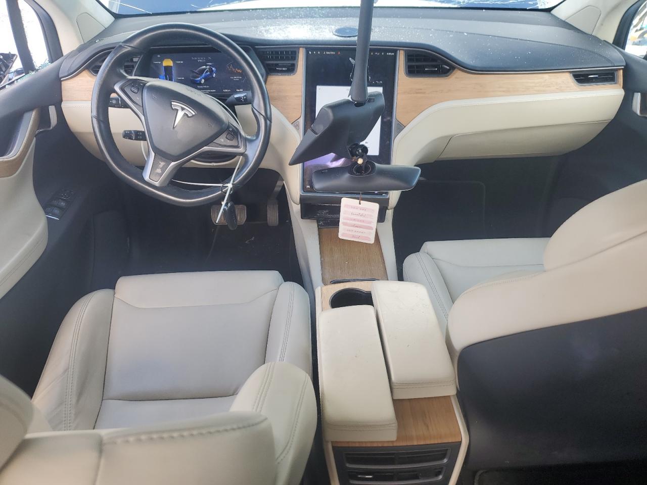 5YJXCBE24JF142687 2018 Tesla Model X