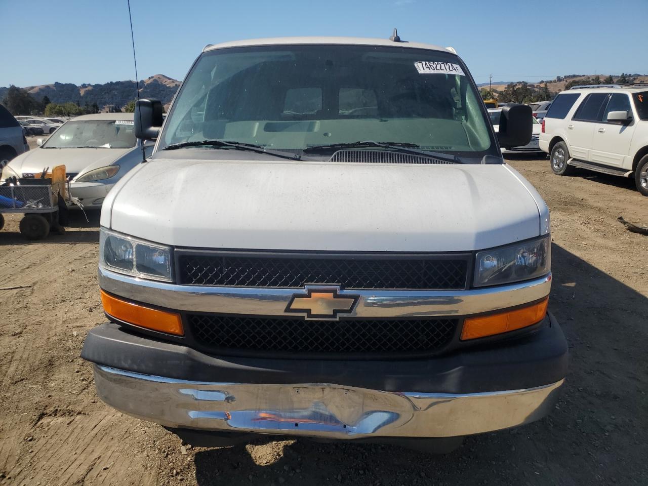 2016 Chevrolet Express - Image 5