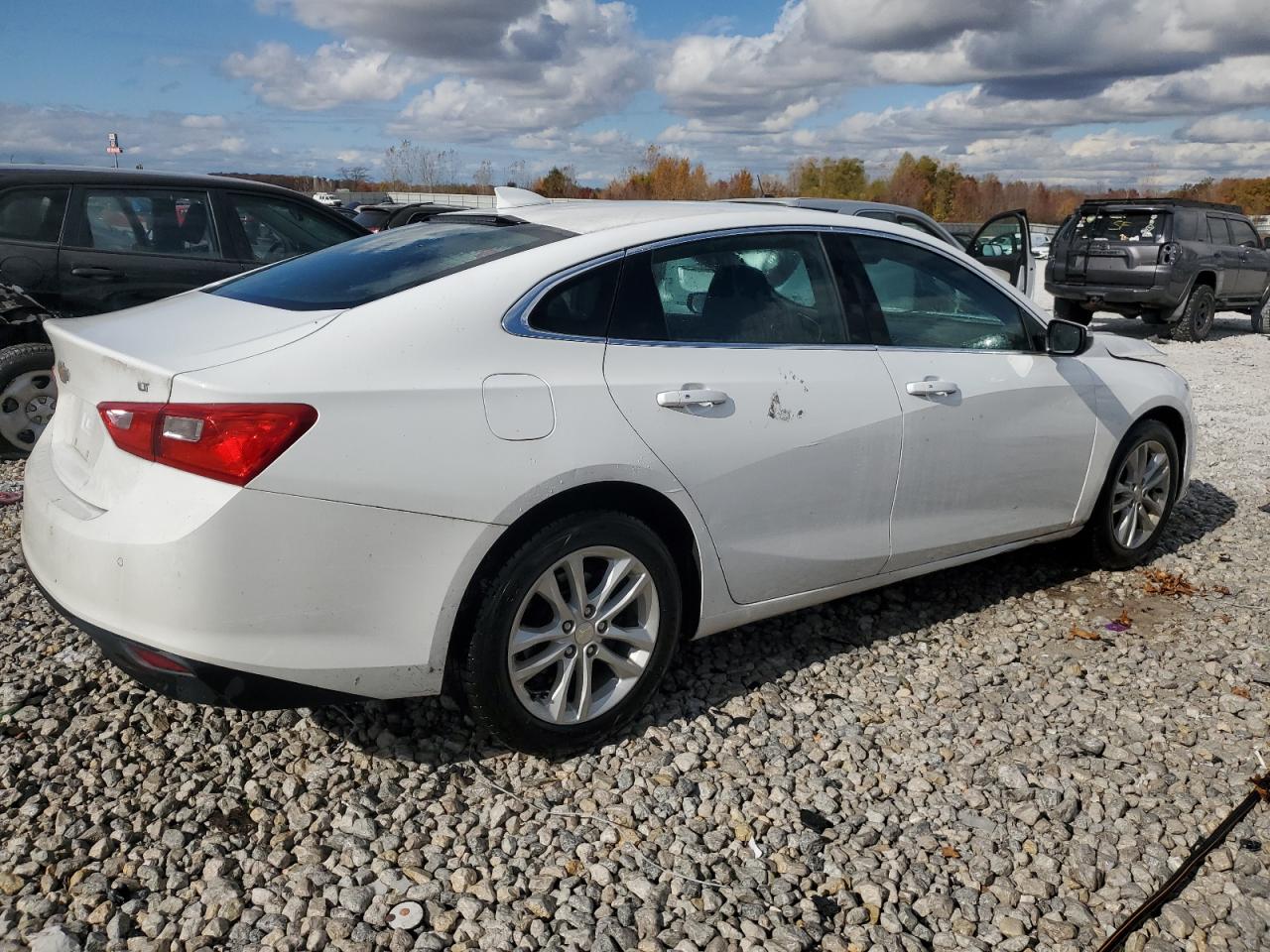 2016 Chevrolet Malibu - Image 3