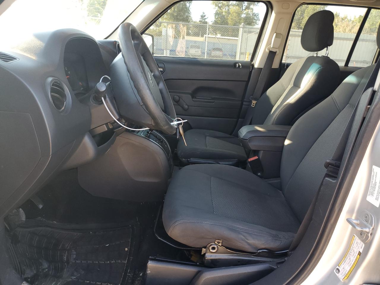 2010 Jeep Liberty (Patriot) - Image 7