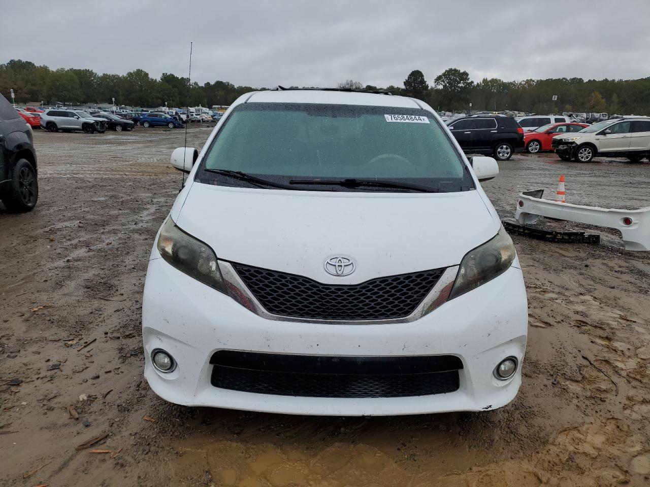 2013 Toyota Sienna - Image 5