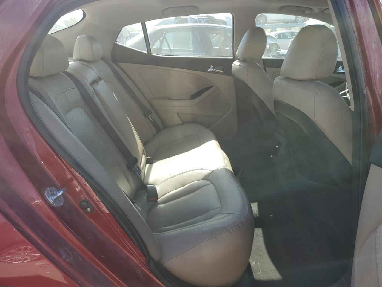 2011 Kia Optima - Image 11