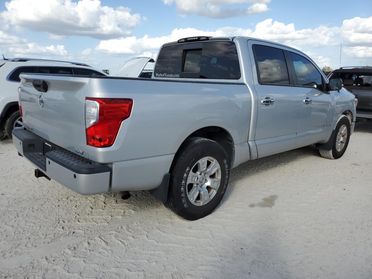 2018 Nissan Titan - Image 3