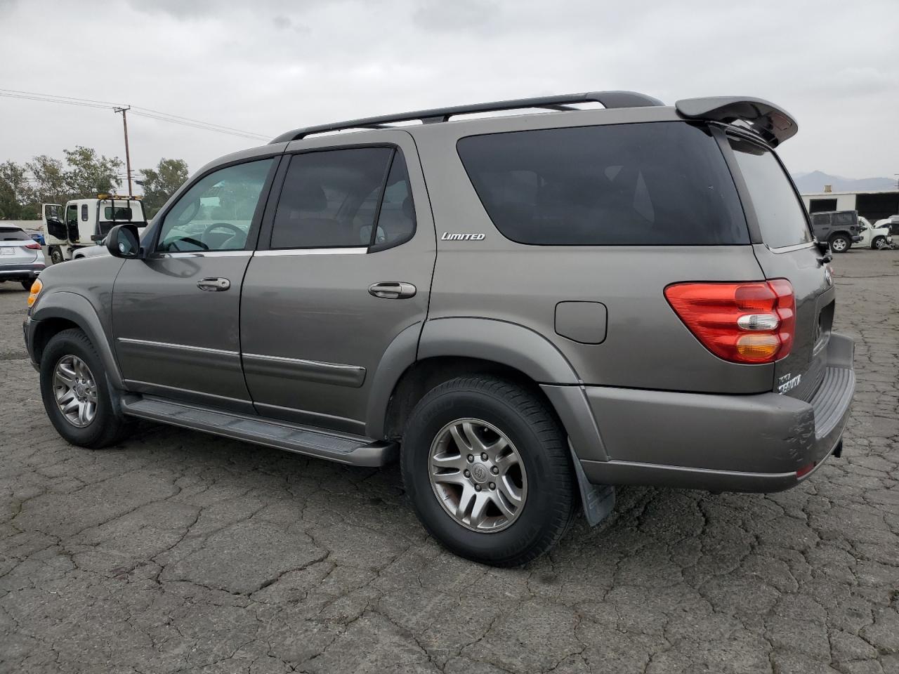 2004 Toyota Sequoia - Image 2