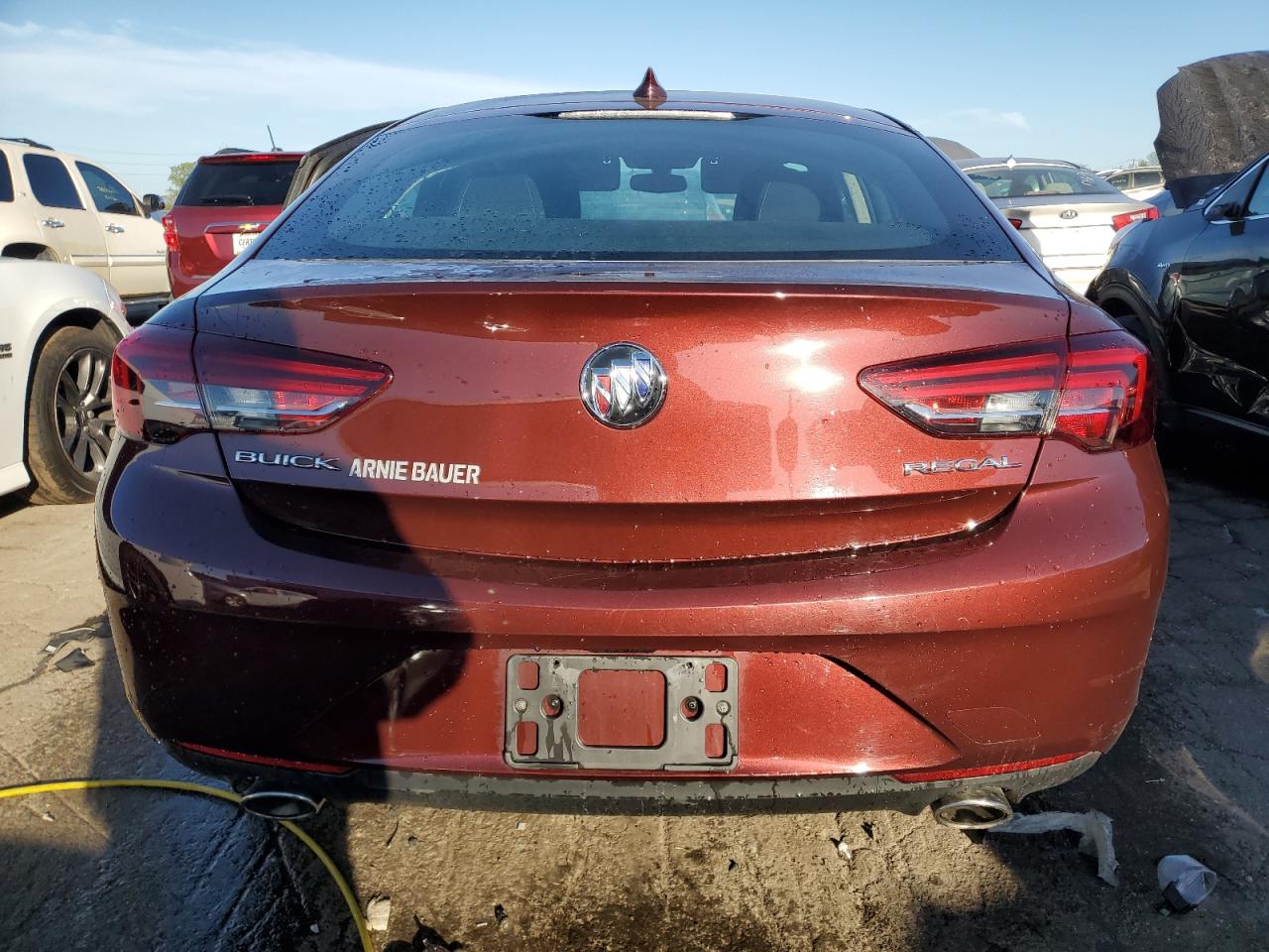 W04GL6SX8J1049312 2018 Buick Regal Preferred