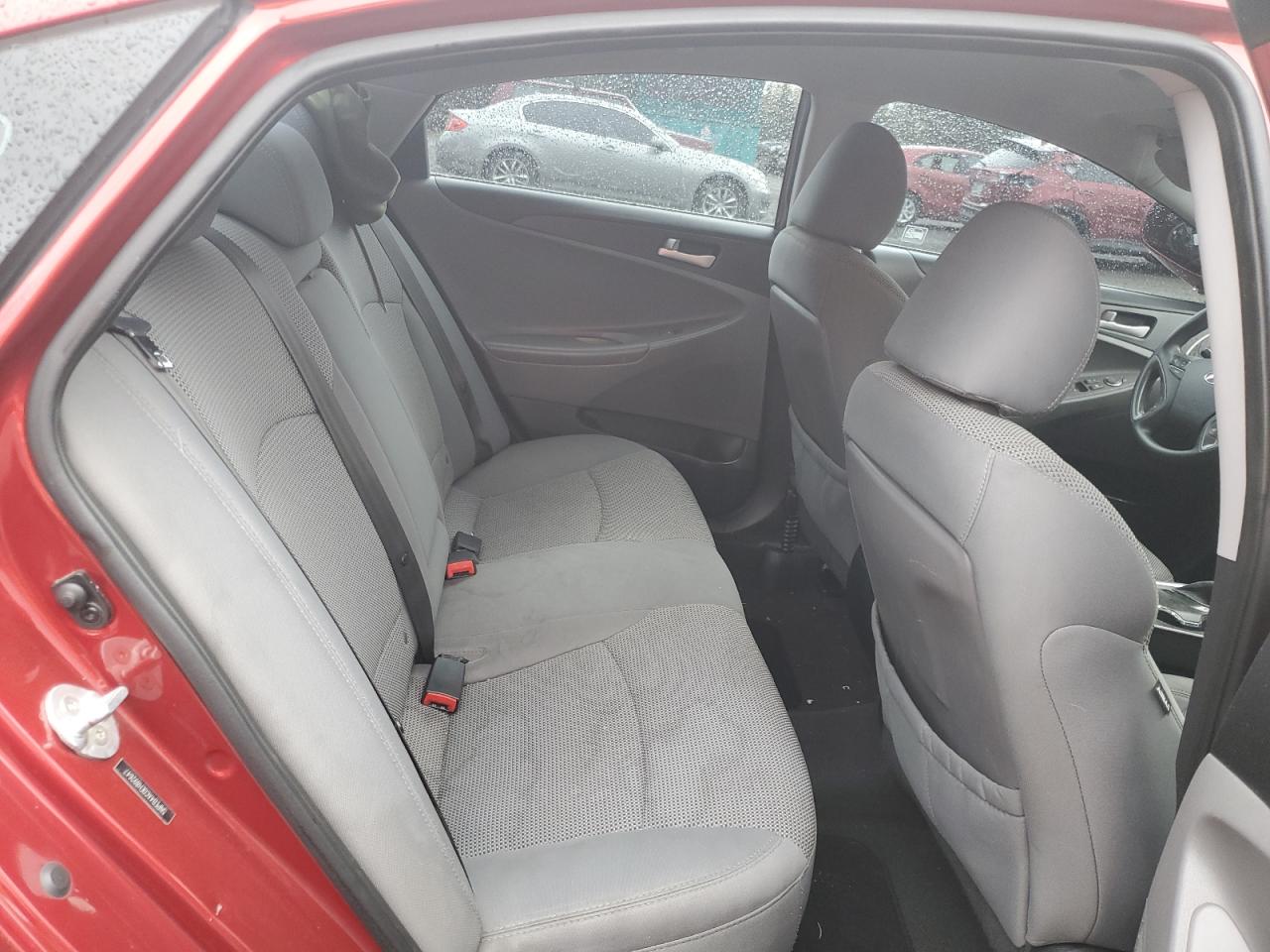 2014 Hyundai Sonata - Image 10