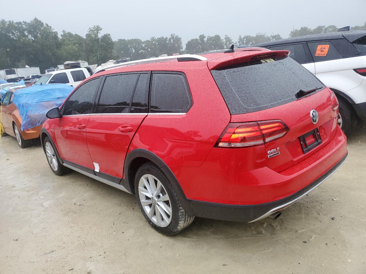 2019 Volkswagen Golf - Image 2