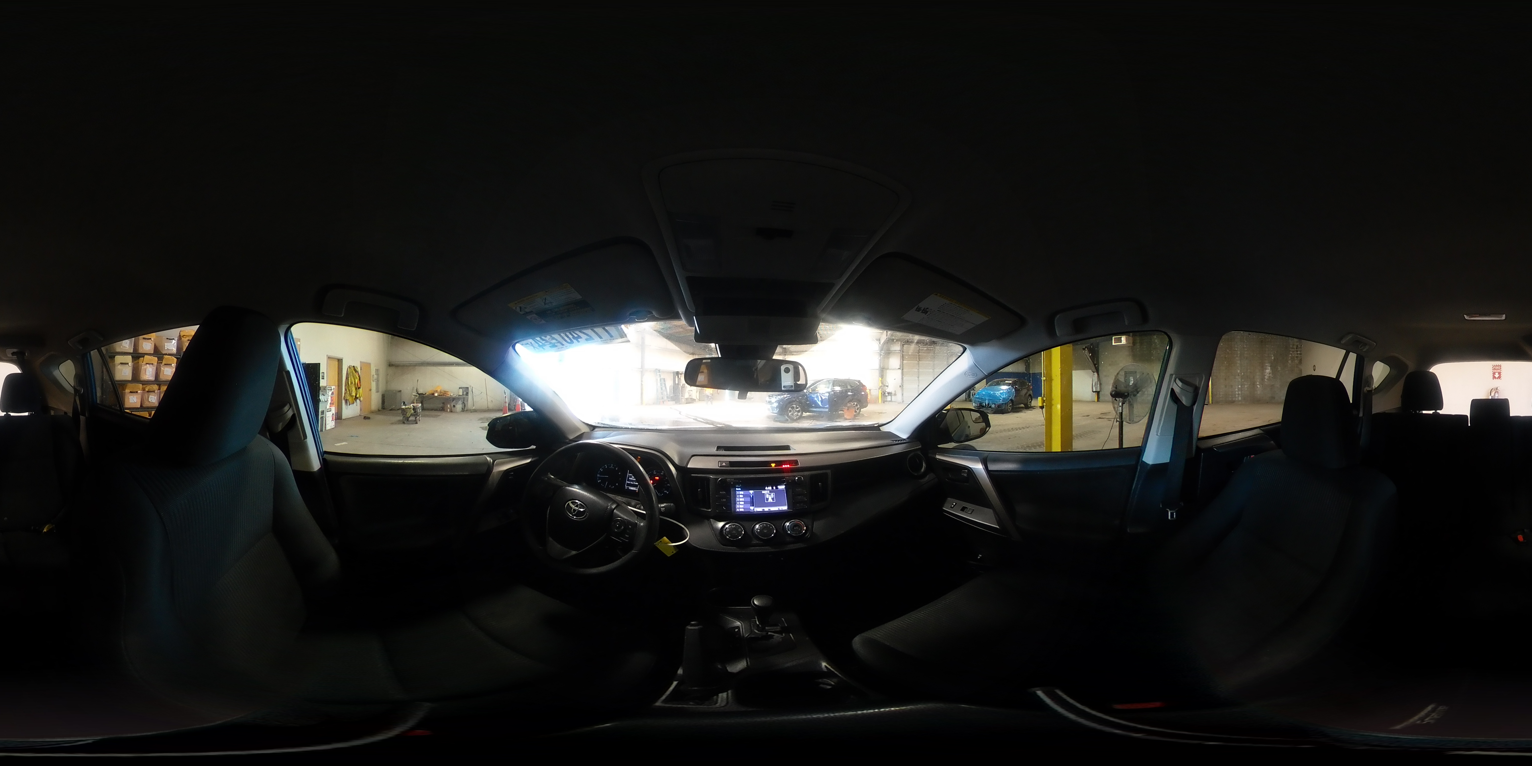 2018 Toyota RAV 4 - Image 16
