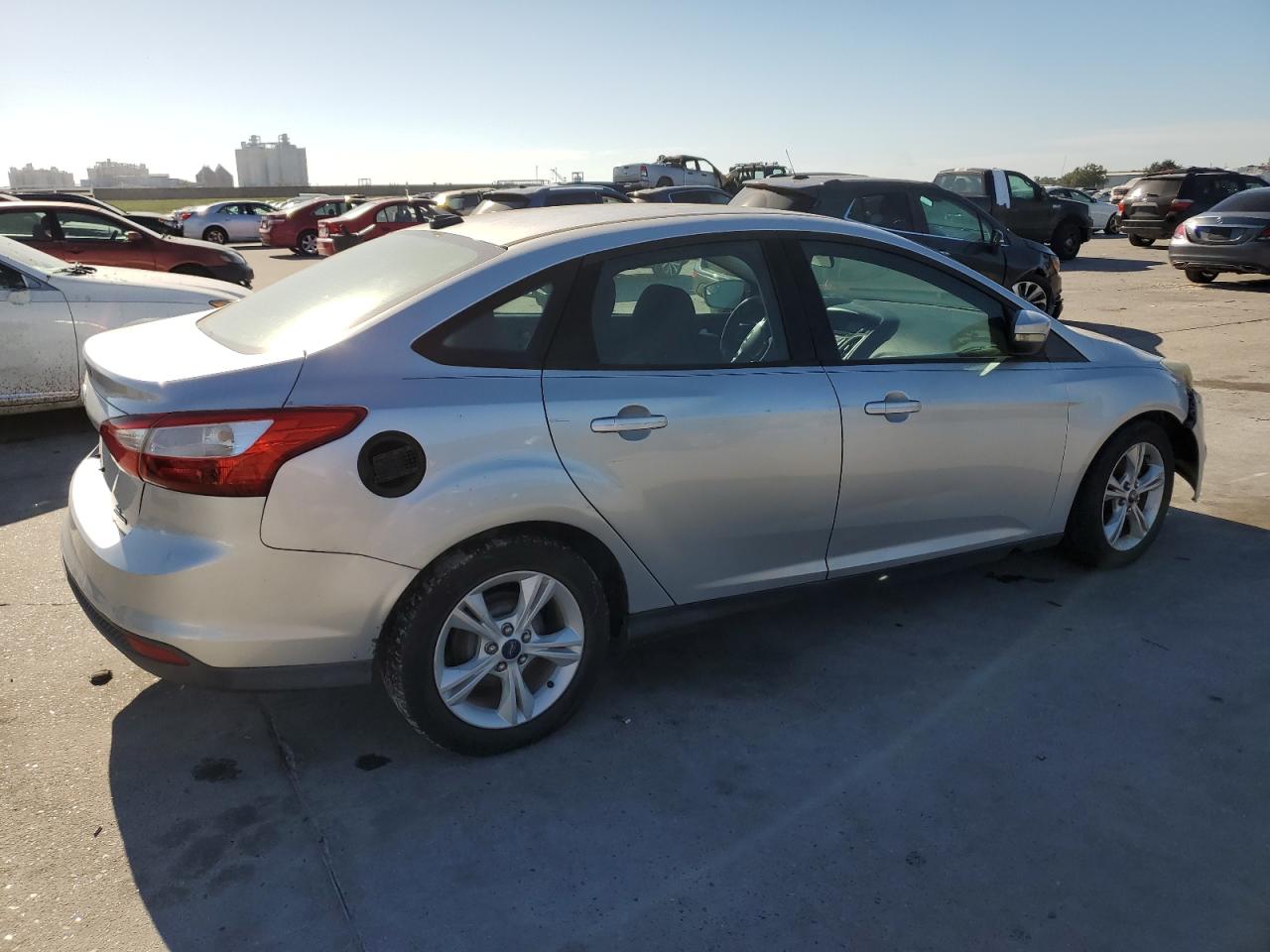 VIN 1FADP3F22EL417963 2014 FORD FOCUS no.3