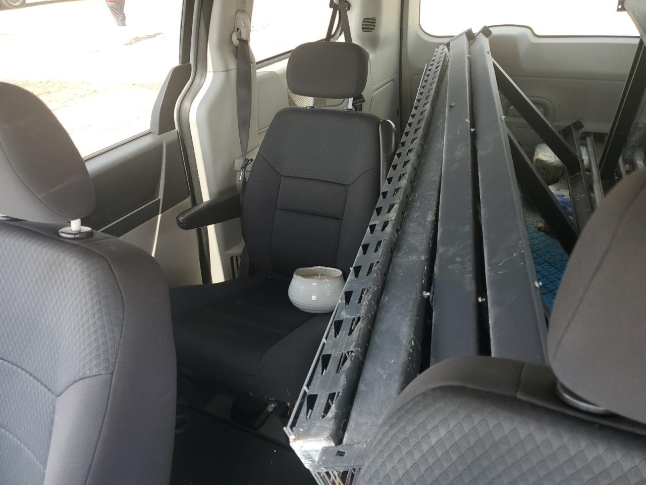 2010 Dodge Grand Caravan Sxt VIN: 2D4RN5D10AR121386 Lot: 74503584