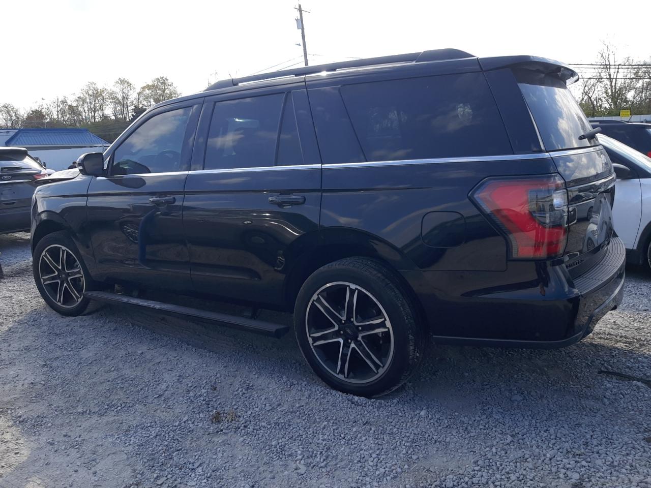 2020 Ford Expedition - Image 2
