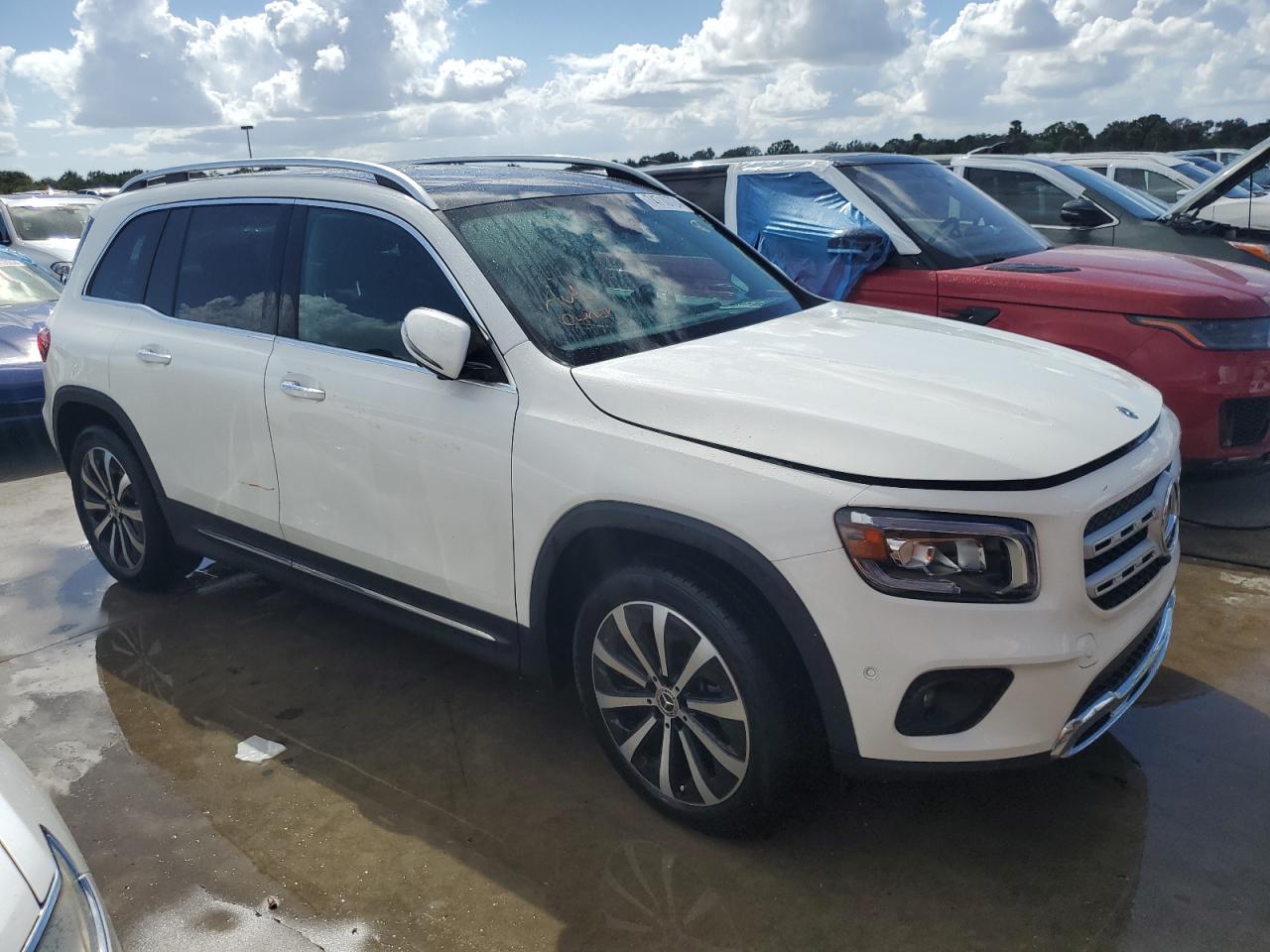 2023 Mercedes-Benz GLB - Image 4