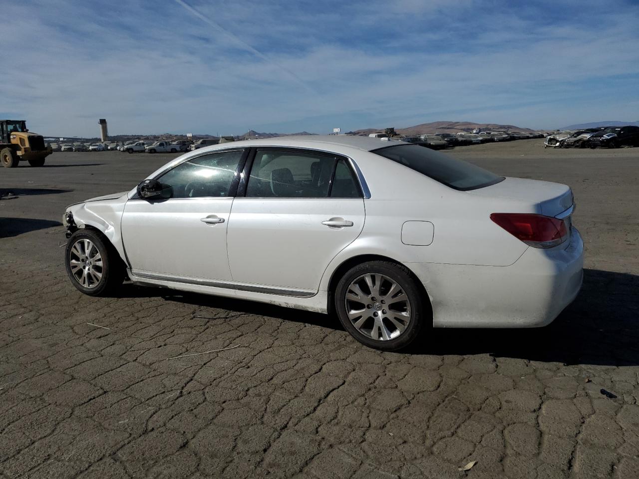 2012 Toyota Avalon - Image 2