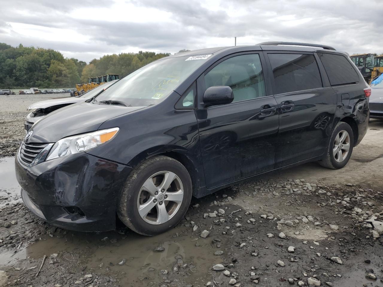 5TDKK3DC2FS583444 2015 TOYOTA SIENNA - Image 1