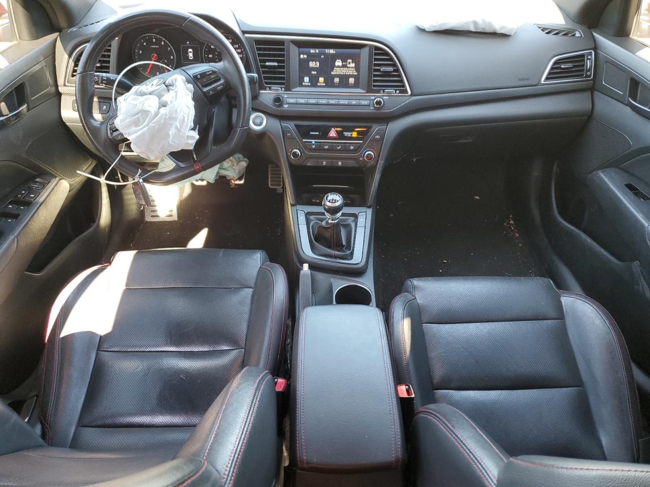2017 Hyundai Elantra - Image 8