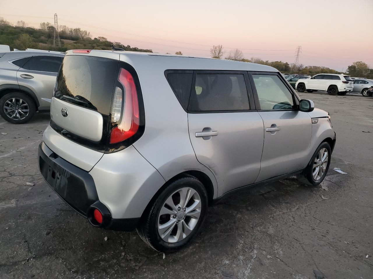 VIN KNDJP3A55G7820720 2016 KIA SOUL no.3