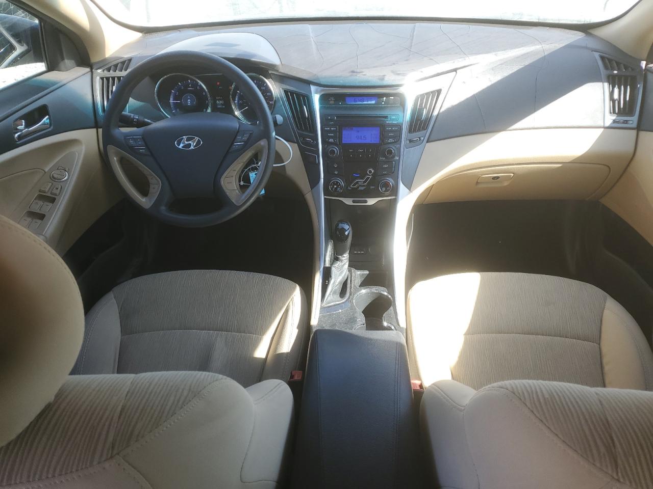 2012 Hyundai Sonata - Image 8