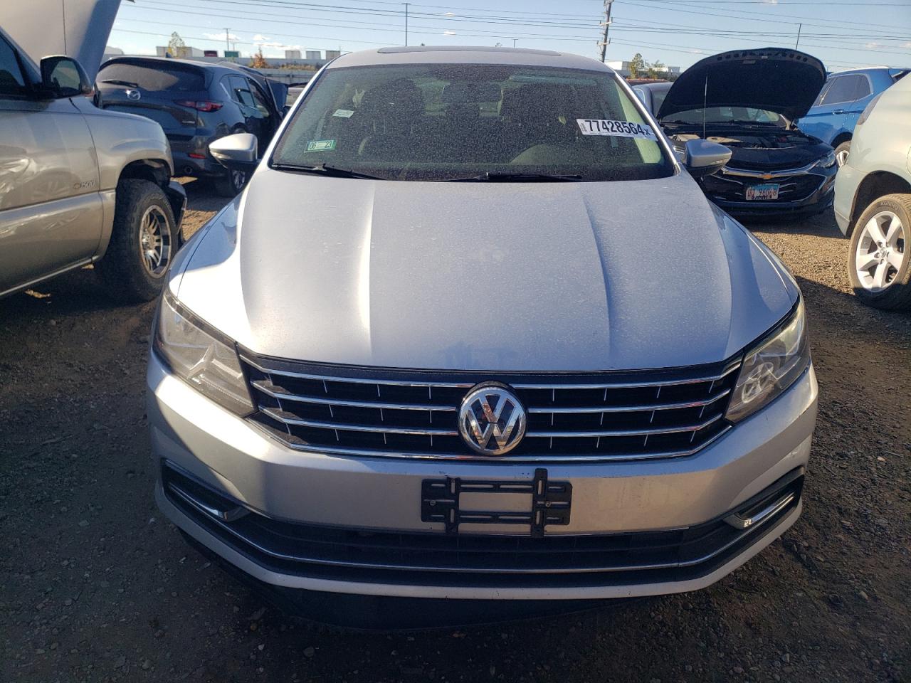 2019 Volkswagen Passat - Image 5