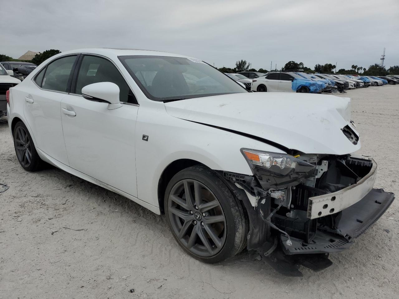 2016 Lexus IS - Image 3